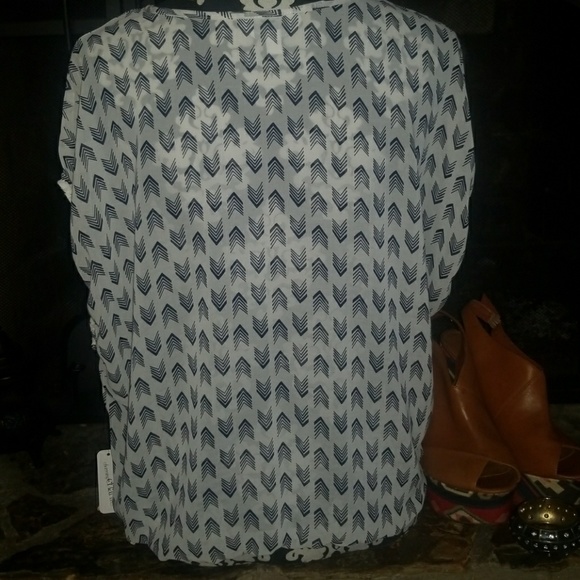 Charming Charlie blouse - Picture 4 of 6